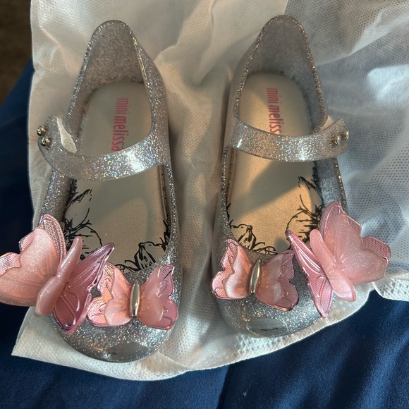 Mini Melissa • Glittery Silver Shoes with Pink Butterflies • 7 - Picture 2 of 10